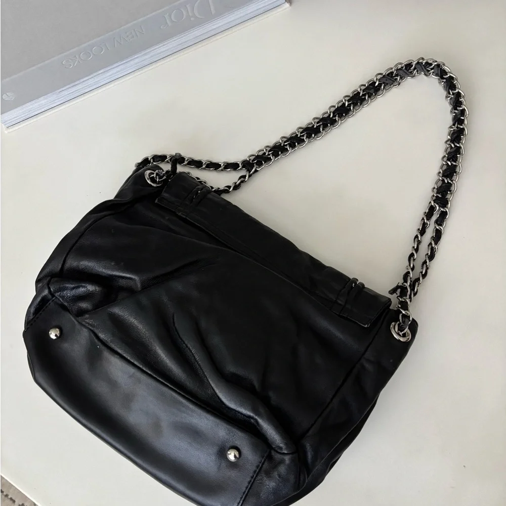 Vintage Black Quilted Shoulder Bag with Chain Trim - Picture 2 of 10